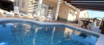 Home by the sea, nature lovers & pets welcome