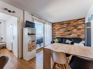 Dining - Arcachon Aiguillon: 2-Bedroom with Balconies and Parking (Arcachon)