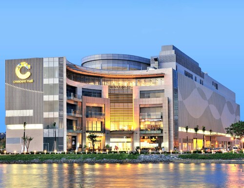 Spacious Luxury City View with Pool - Korean Town, closed by City center & SECC