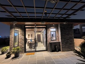Terrace/patio - Penthouse with Panoramic View, Terrace Garden 1bhk, Centrally located, New Delhi (New Delhi)