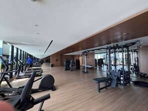 Fitness facility - Stylish Studio with Jacuzzi in Business Bay (Business Bay)