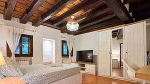 Room - Casa Alleria - Cozy Venetian Apartment in Cannaregio, near Rialto Bridge (Venezia)