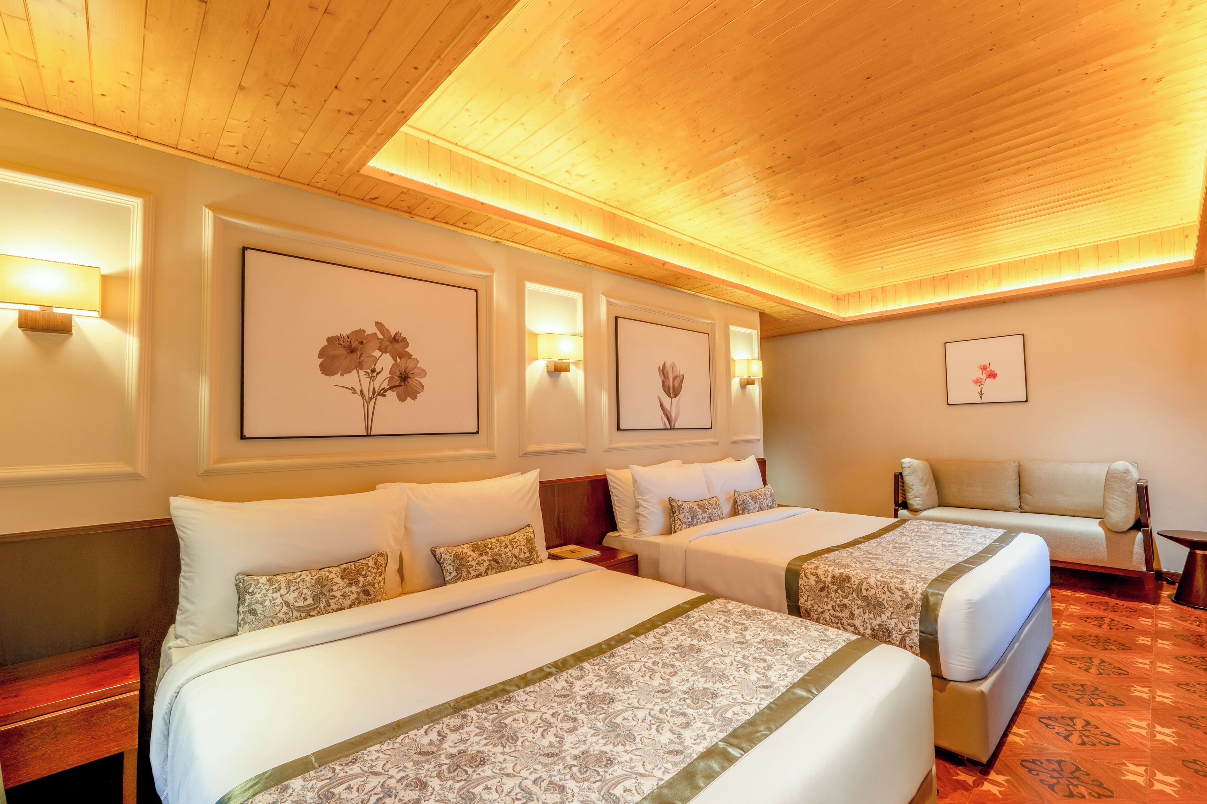 Escritorio y espacio para trabajar con laptop 