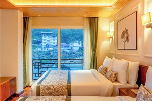 Desk, laptop workspace, iron/ironing board, free WiFi - Udaan Metho Pelri Resort (Chungthang)