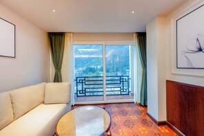 Luxury Double Room, Balcony, Valley View | Desk, laptop workspace, iron/ironing board, free WiFi - Udaan Metho Pelri Resort (Chungthang)