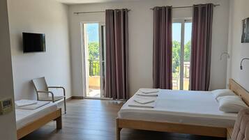 Studio (Studio Apartment With Terrace (A1)) | Free cots/infant beds