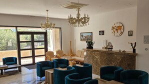 Unclassified image, 2 of 28, button - Villa Ponta (Petrovac)