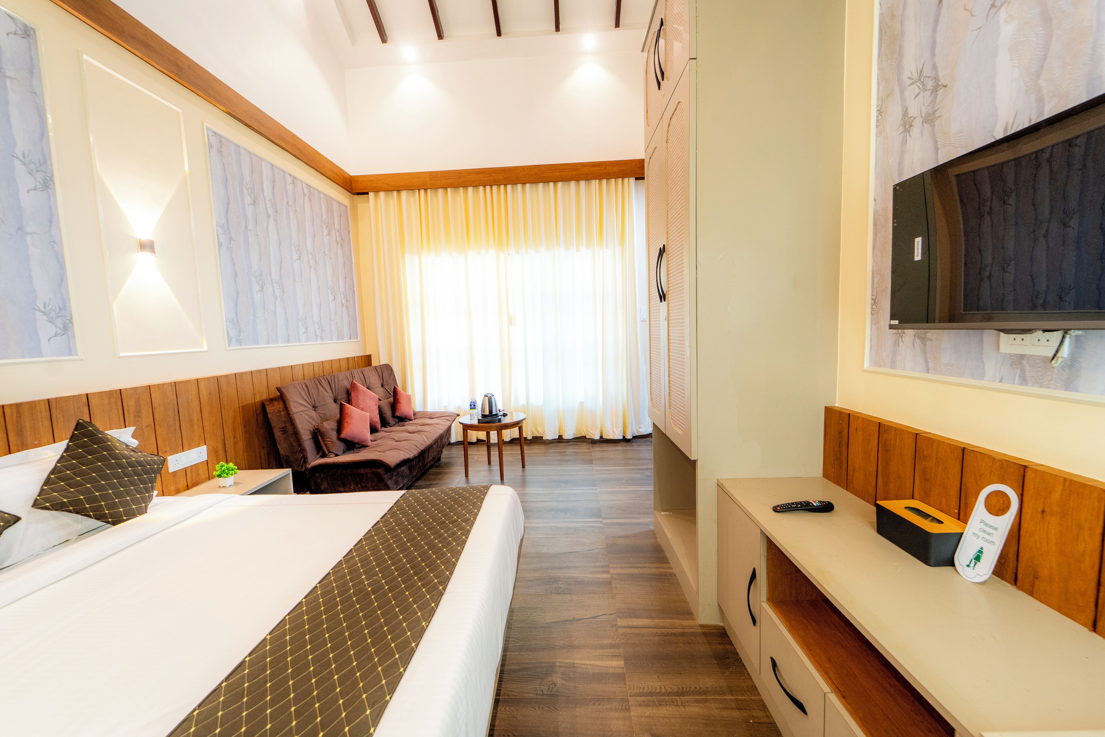 Family Double Room | Free WiFi