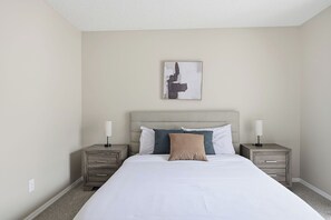 Schreibtisch, Bügeleisen/Bügelbrett, Reisekinderbett, kostenloses WLAN