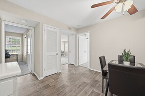 Dining - Comfortable retreat with in-unit washer/dryer (Nashville)