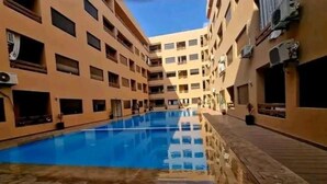 Pool - Luxury studio with swimming pool opposite the station (Marrakech)