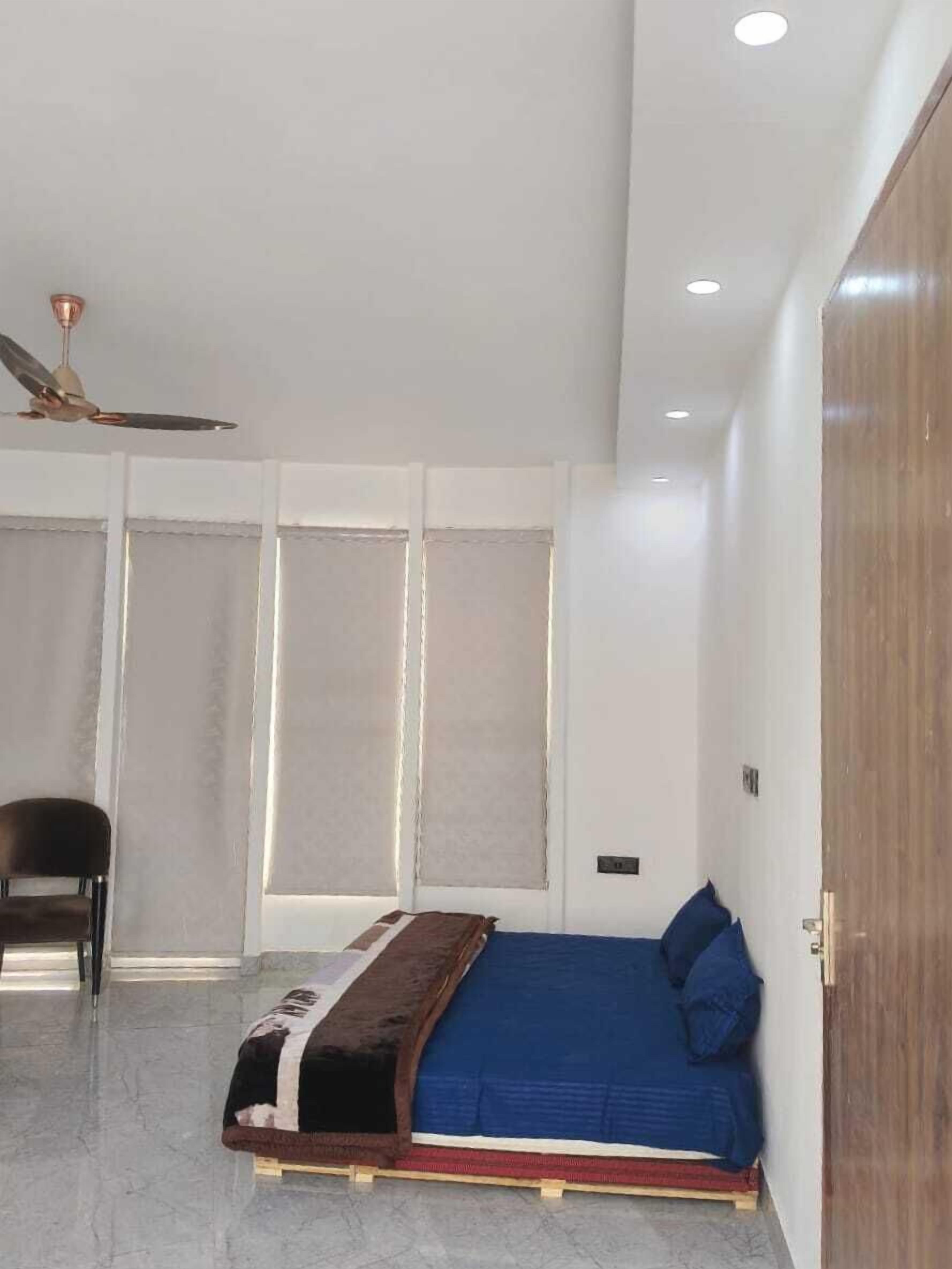 Entire Cottage | Desk, free WiFi