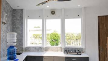 Entire Cottage | Shared kitchen