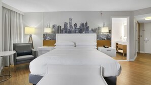 Tabla de planchar con plancha, wifi gratis, ropa de cama