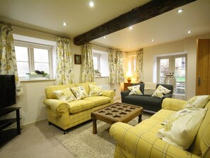 Living area - The Coach House (Burford)