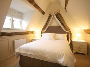 3 bedrooms, individually decorated, individually furnished, free WiFi - The Coach House (Burford)