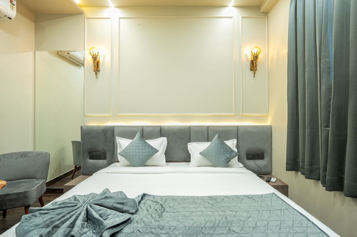 Executive Double Room, Balcony, City View | Blackout curtains, iron/ironing board, free WiFi