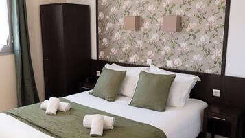 Cortinas blackout, tabla de planchar con plancha y wifi gratis