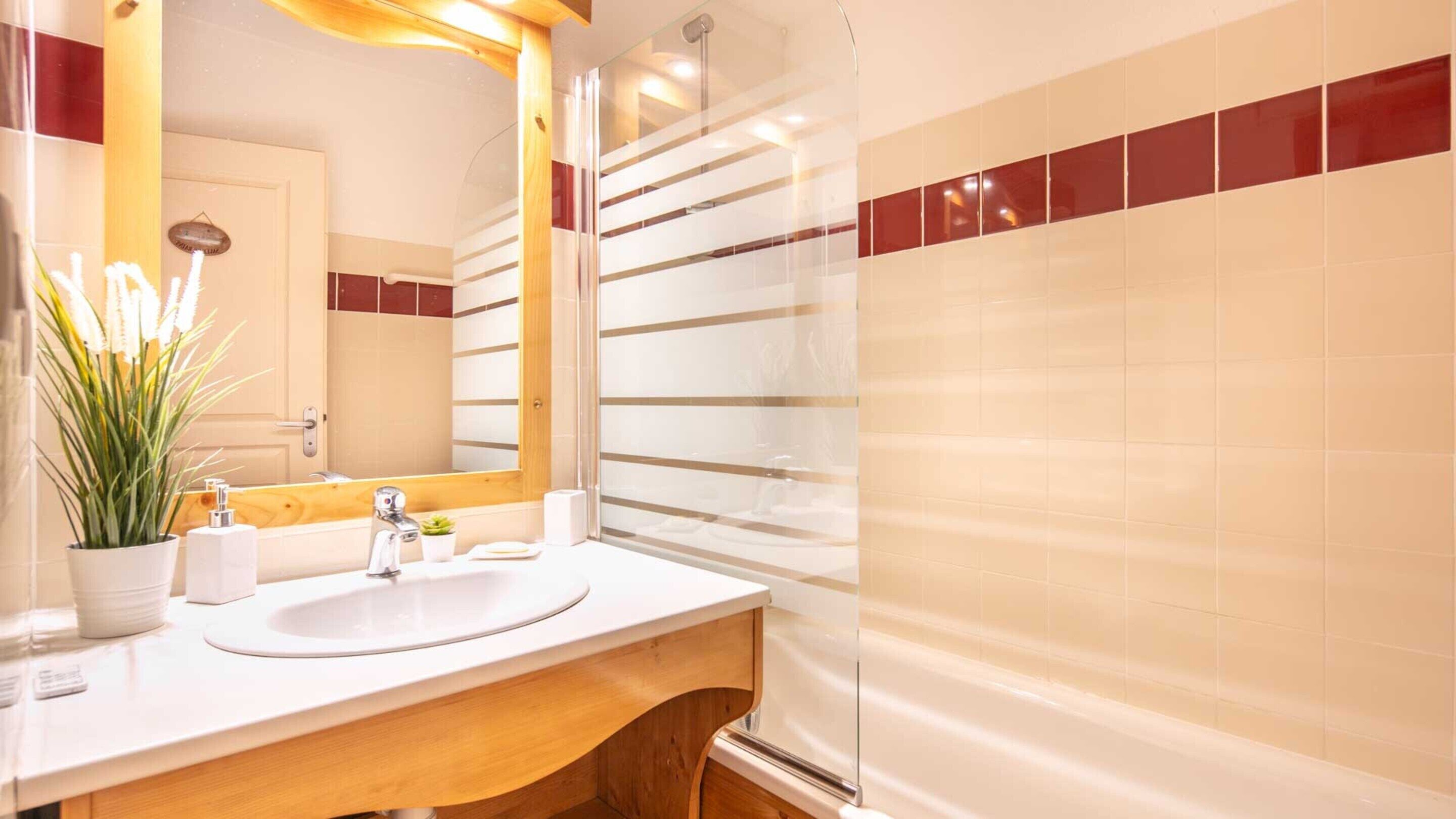 Apartment | Bathroom | Hair dryer