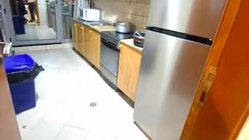 Fridge, microwave, stovetop