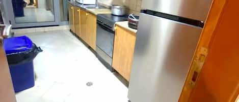 Fridge, microwave, stovetop