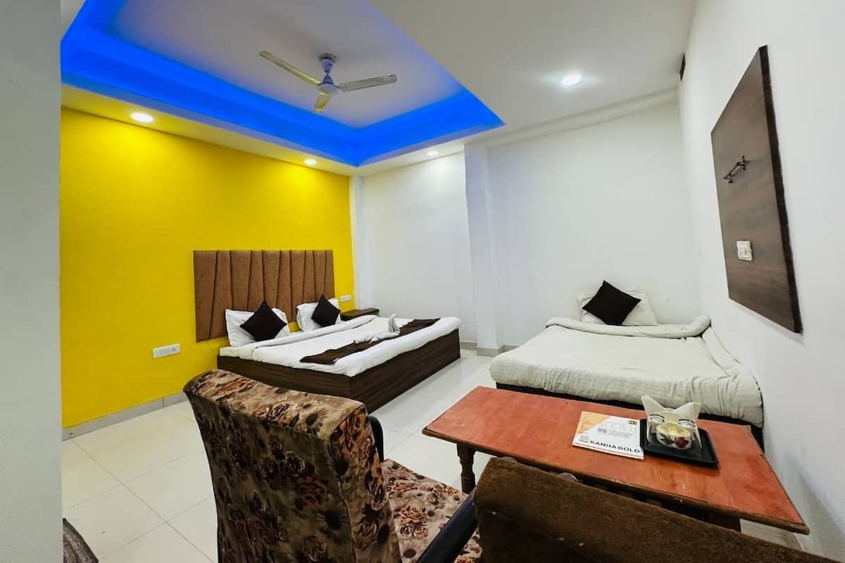 Executive Room (Non-AC) | Free WiFi, bed sheets