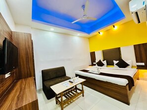 Deluxe Room | Free WiFi, bed sheets - Kanha Gold (Bhopal)