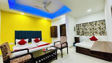 Deluxe Double Room | Free WiFi, bed sheets