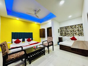 Quarto casal luxo | Wi-Fi de cortesia, roupa de cama