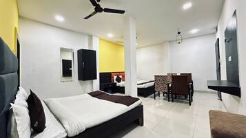 Large Family Room (Non-AC) | Free WiFi, bed sheets