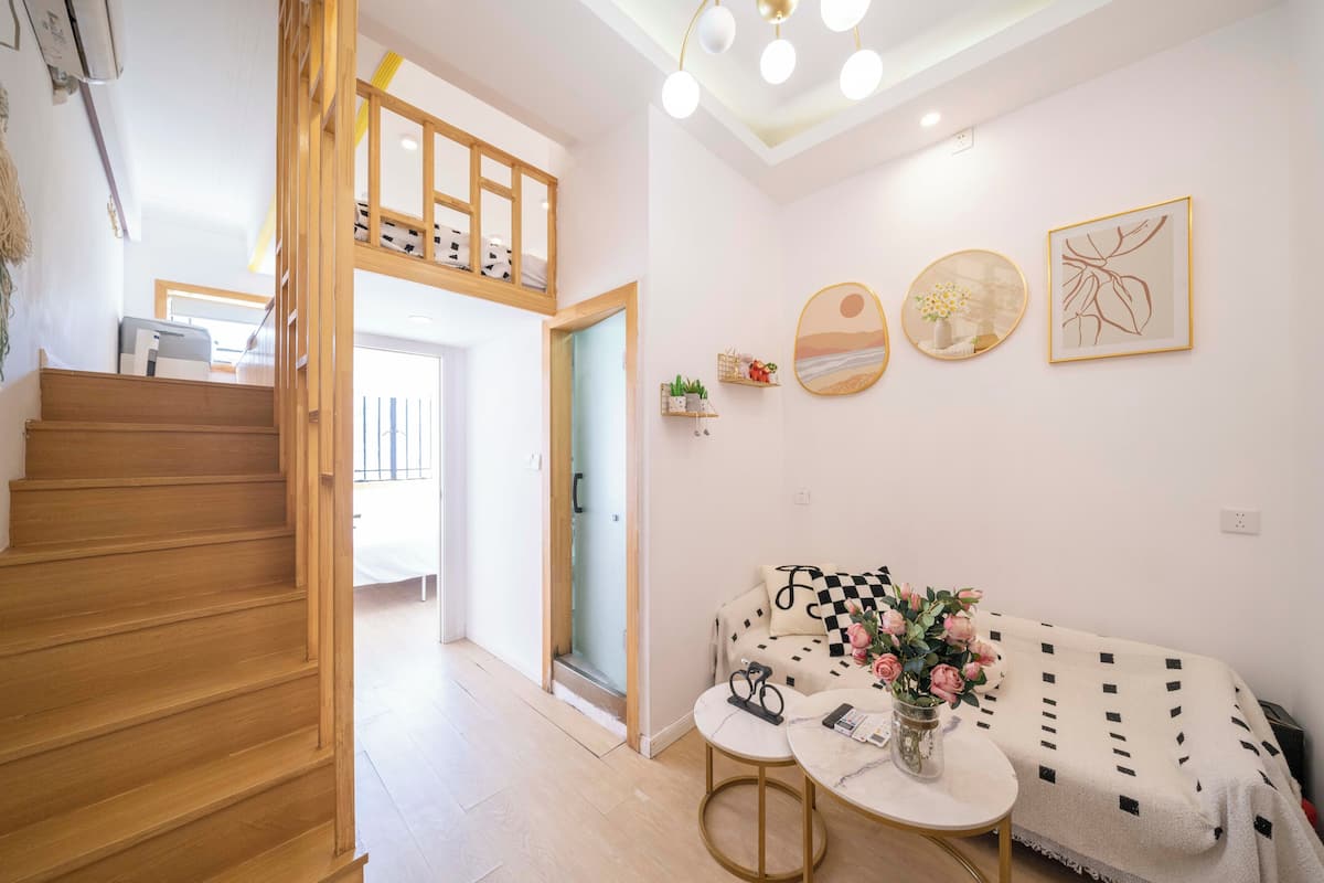 Economy Apartment | Living area