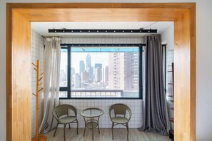 Economy Apartment | Free WiFi - Book and Bed - East Nanjing Road (Shanghai)