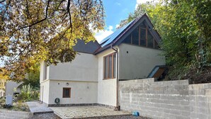 Exterior - Self-sufficient eco-house: water, electricity, internet (Solopisky)