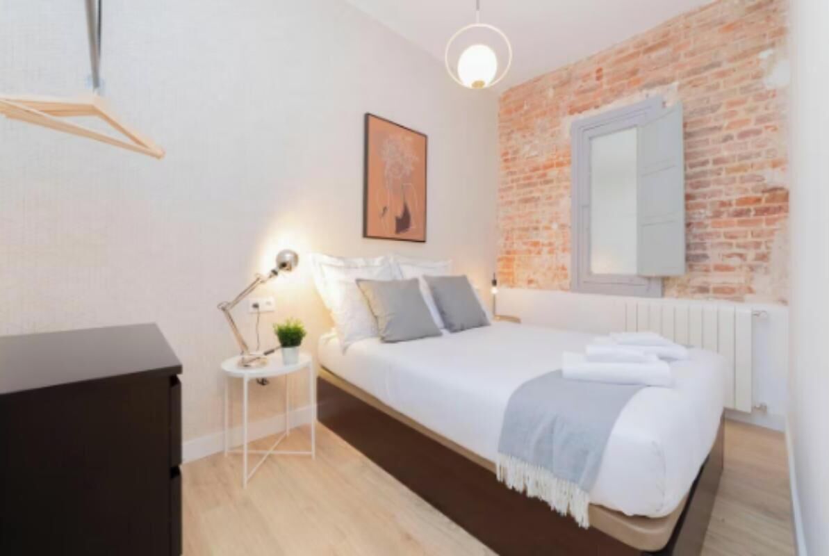 4 slaapkamers, een bureau, een strijkplank/strijkijzer, gratis wifi