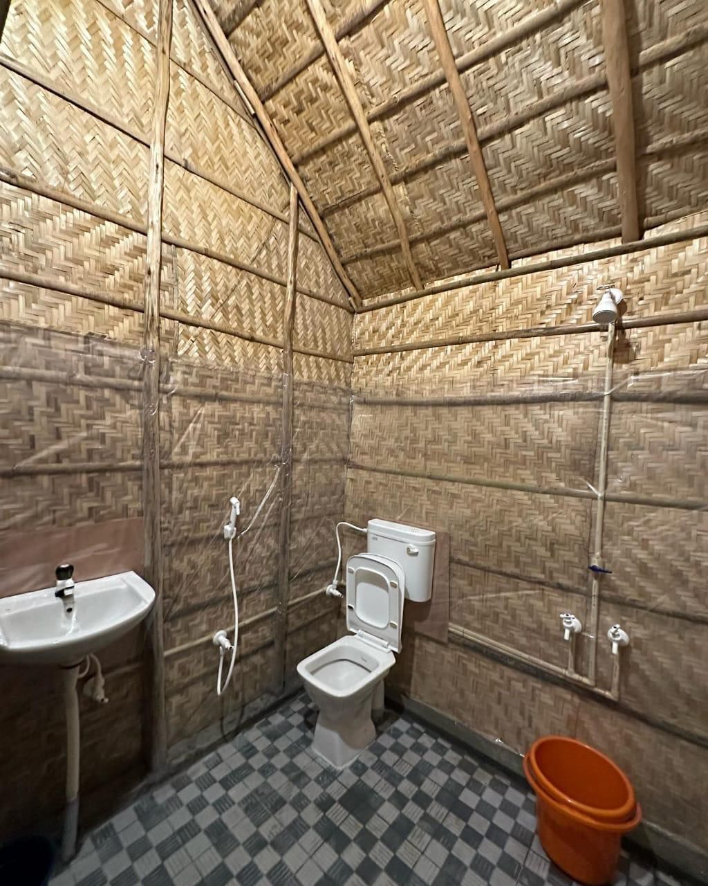 Ducha, toallas, shampoo