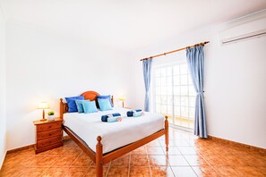 4 bedrooms, in-room safe, iron/ironing board, free WiFi - Villa with Pool and BBQ in Galé, Albufeira (Albufeira)