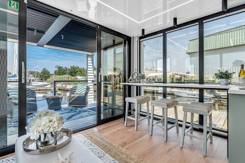 FLOAT Luxury House Boat Saratoga Lake