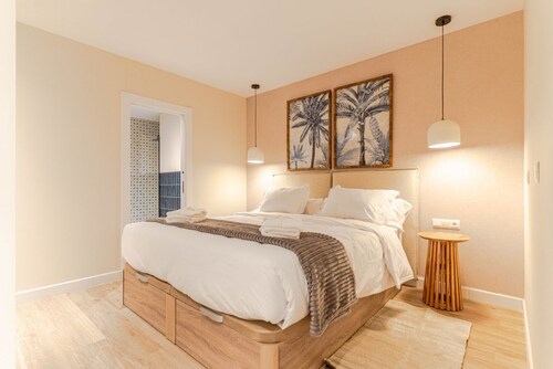 Mezquita Apartment. Modern, bright and ideally located