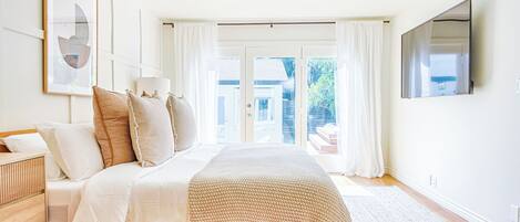 6 bedrooms, free WiFi, bed sheets