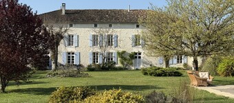 Beautiful Charente residence - heated swimming pool