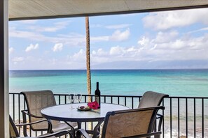 Outdoor dining - Decorated in Style, Bathed in Sunset Glow (Lahaina)