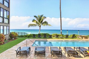 Pool - Coastal Elegance: A Fresh Oceanfront Gem (Lahaina)