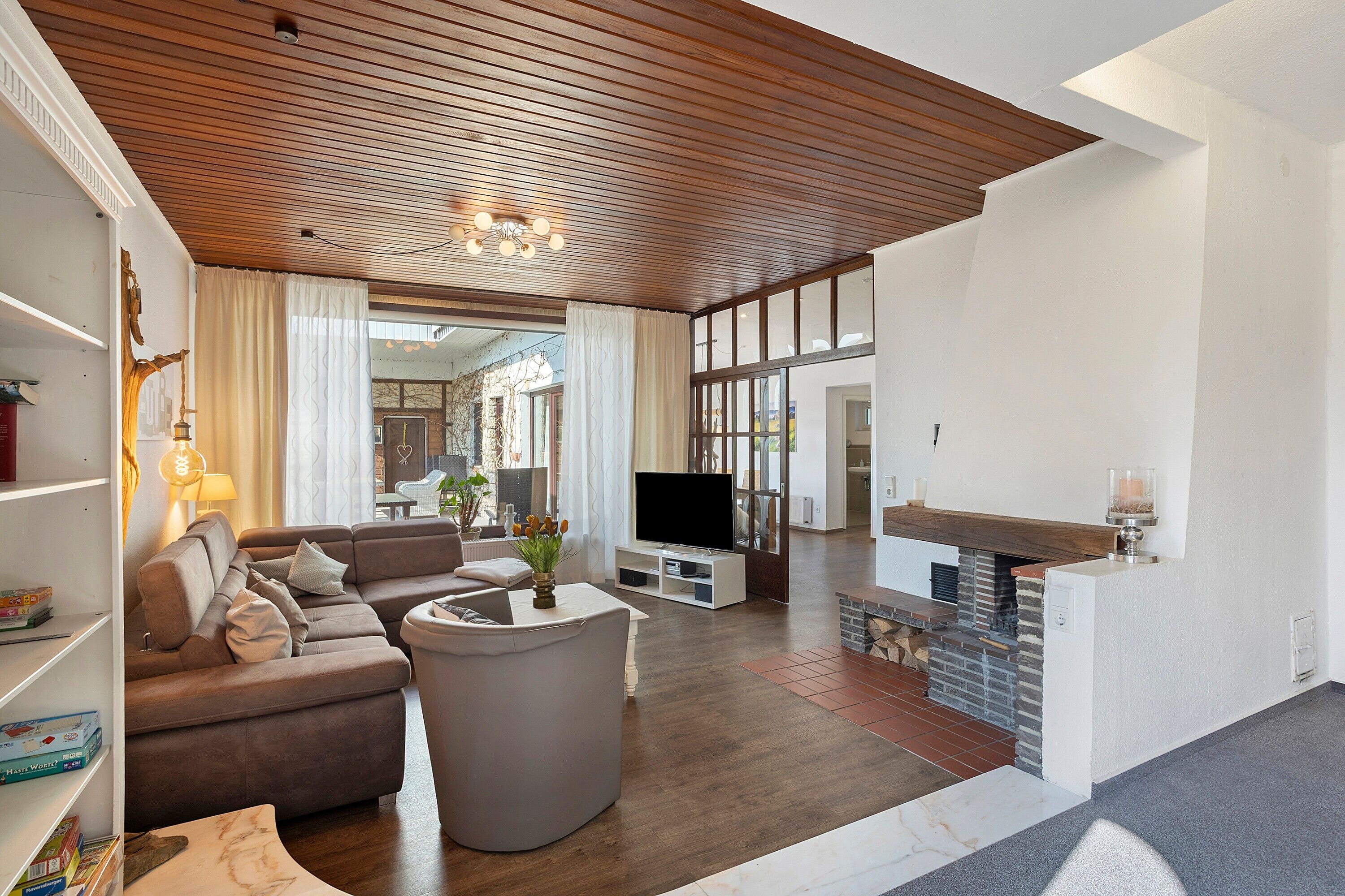 TV, fireplace, DVD player