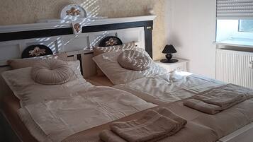 1 多间卧室、熨斗/熨衣板、WiFi、床单