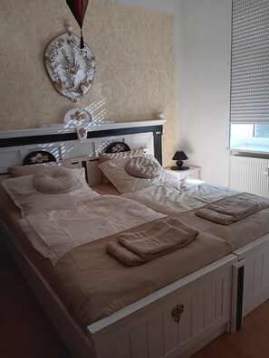 Iron/ironing board, WiFi, bed sheets - Königlich wohnen Region Halle - Leipzig 4 beds Parking lot 15 Min Messe &Airport (Delitzsch)