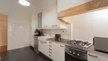 Apartment | 4 bedrooms, Internet