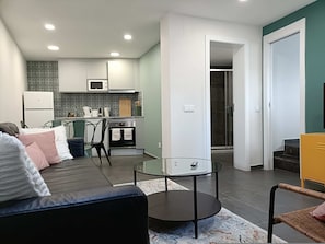 1 bedroom, Internet - Neon Flat in Merc s Tram 28 Brunch Rooftops (Lisbon)