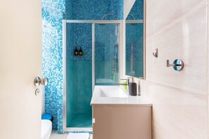 House, Accessible - Super Central Walk Anywhere w AC Lift Parking (Lisbon)