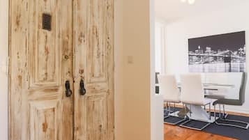 Casa | 2 quartos, escrivaninha, acesso à internet de alta velocidade