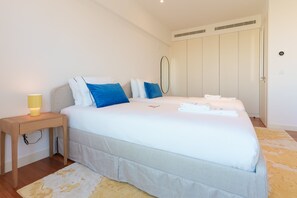 House, Accessible - Lux River City Views Garage (Lisbon)